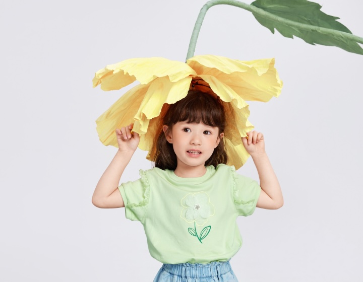 balabala girl with flower