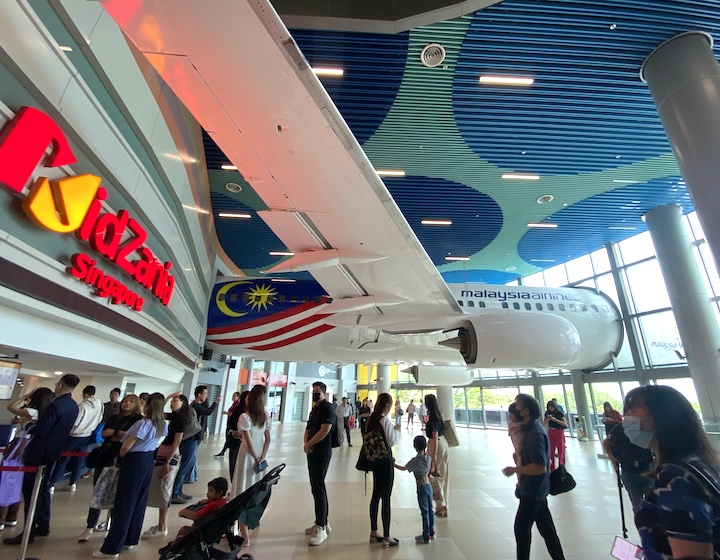 kidzania singapore - plane