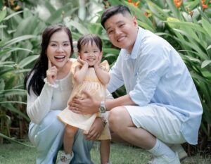 family photo shoot singapore photo studio singapore - pexels happy family