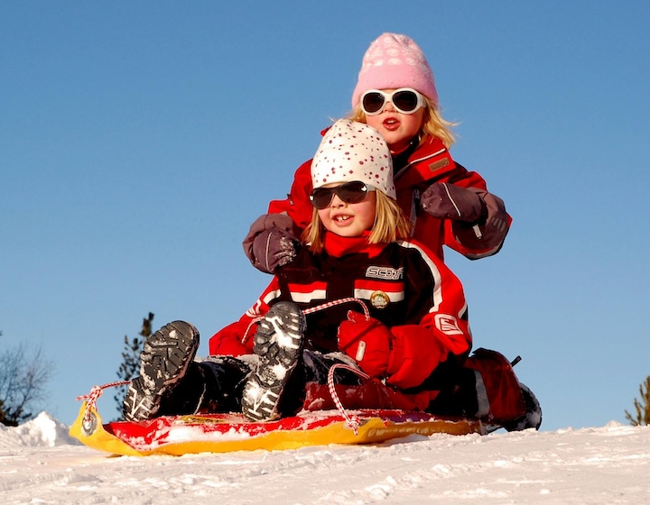 winter wear singapore -kids snow sledding