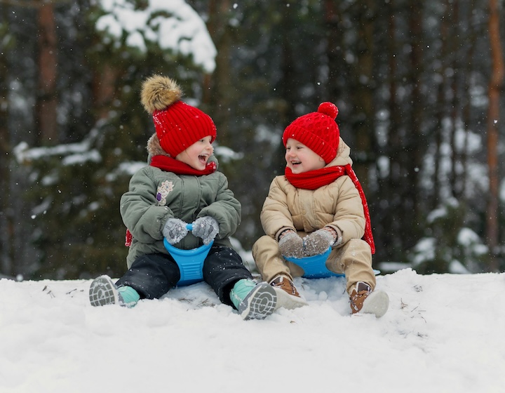 winter wear singapore - toddlers in snow