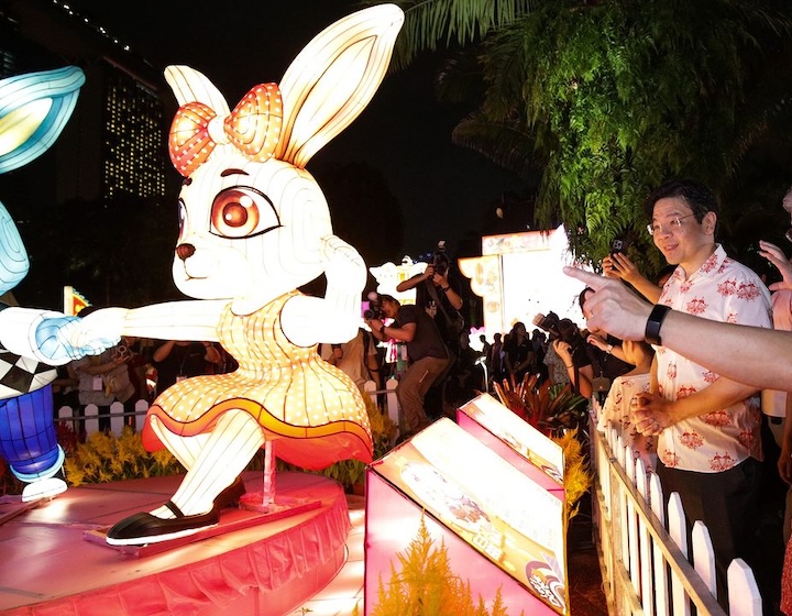 river hongbao singapore - giant lantern