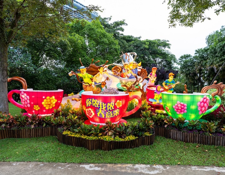 river hongbao singapore 2025 - giant lantern cups