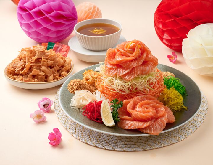 Chinese New Year reunion dinner - yu sheng takeaway - Ichiban Boshi - salmon yu sheng singapore