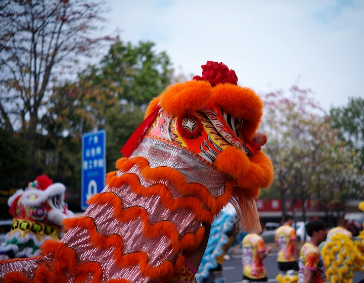 cny ang bao rates 2025 - lion dance