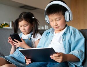 When should kids get their own devices & handphones?