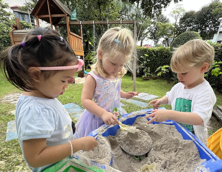 preschool singapore - little ones kindergarten - students in the sand pit 