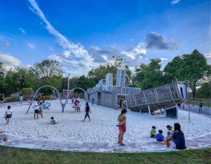 Free things to do in Singapore - kids' activities - Sembawang Park playground