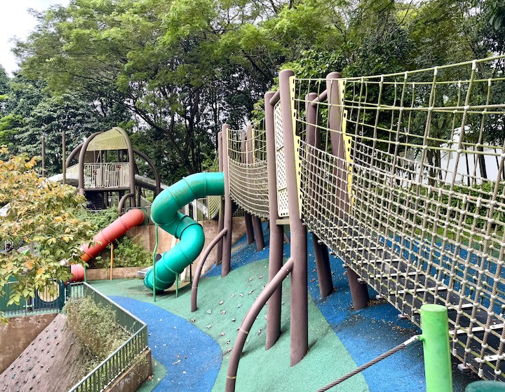 admiralty park playground - netted tunnel bridge slide