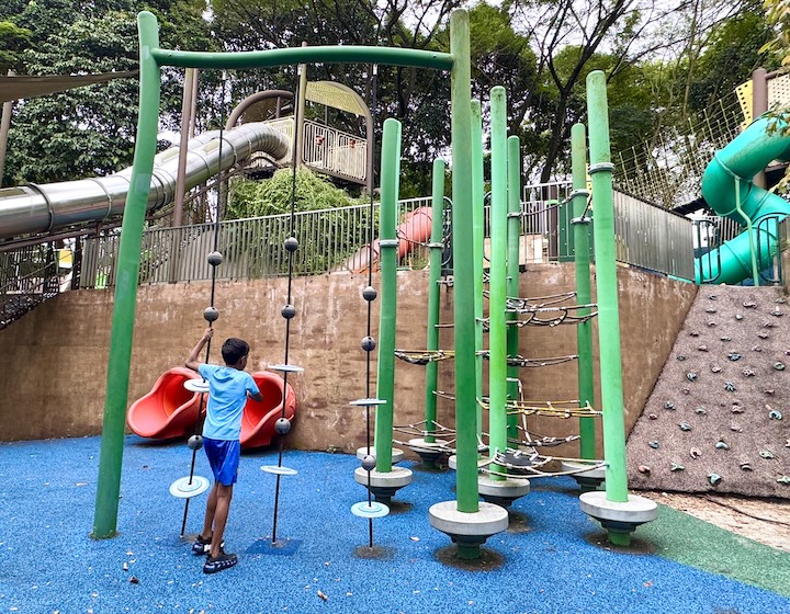 admiralty park playground - climbing ropes 