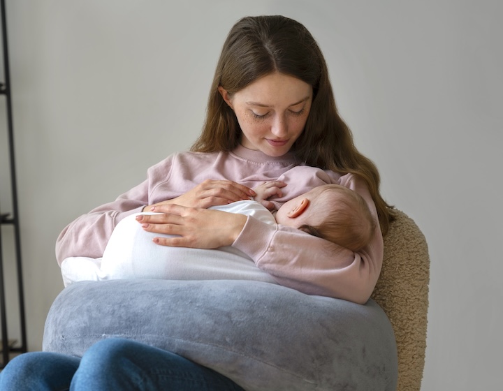 punggol coast mall singapore - nursing room - nursing mom 